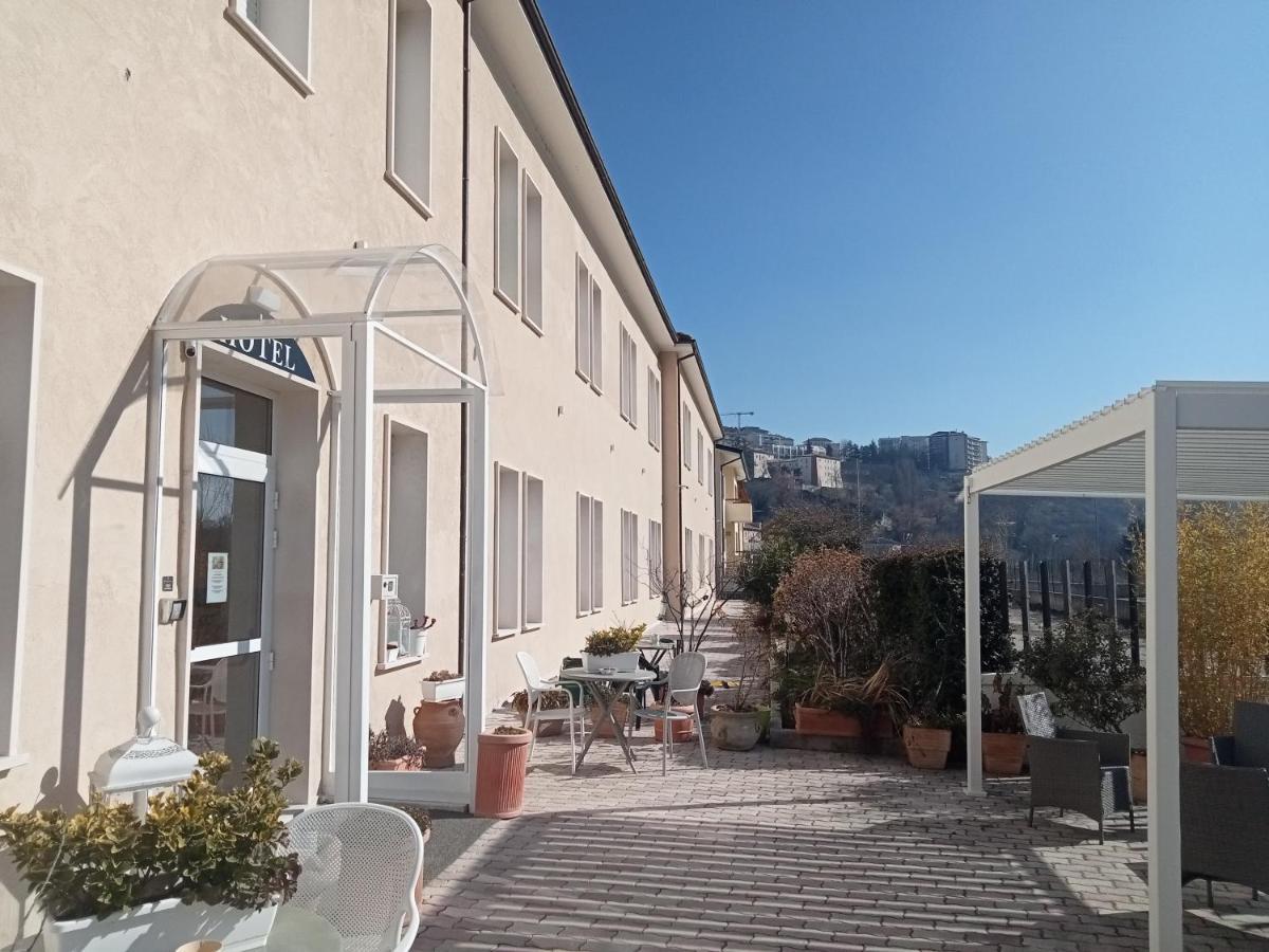 Hotel Porta Rivera Λ' Άκουιλα Εξωτερικό φωτογραφία