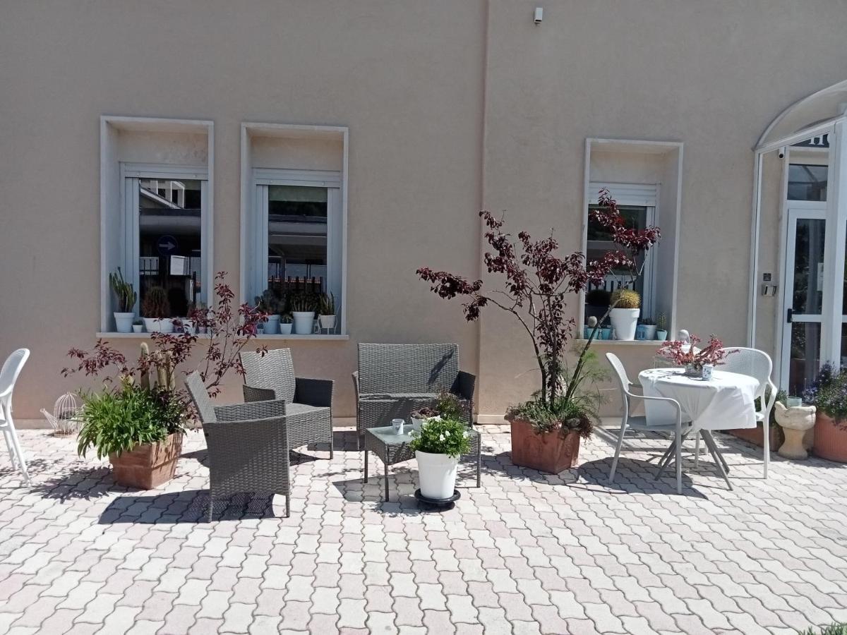 Hotel Porta Rivera Λ' Άκουιλα Εξωτερικό φωτογραφία